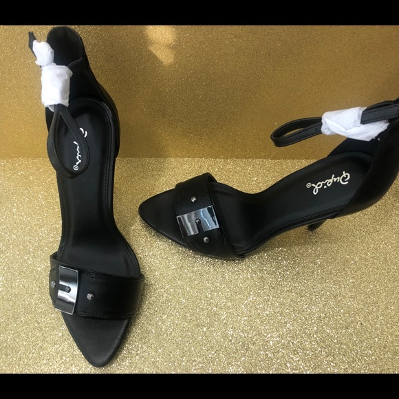 NWB Black Buckle Strap Peep Toe 🖤 - Picture 3 of 8